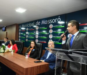 Câmara Municipal de Mossoró: Cinco Anos de Baixaria, Submissão e Ineficiência.