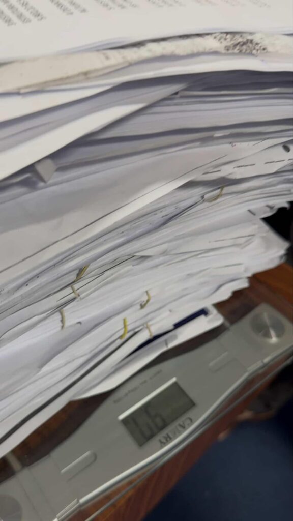 d5f8899b-fc83-4f52-ad4e-33bde21c5e0c-576x1024 Jailson Nogueira pesa documentos entregues na Câmara de Mossoró.